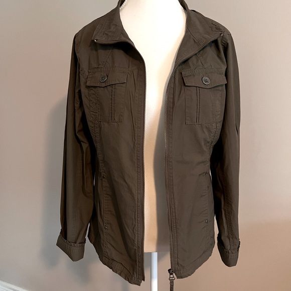 2/$25 Dalia light spring or fall jacket. Size medium. - Picture 5 of 9